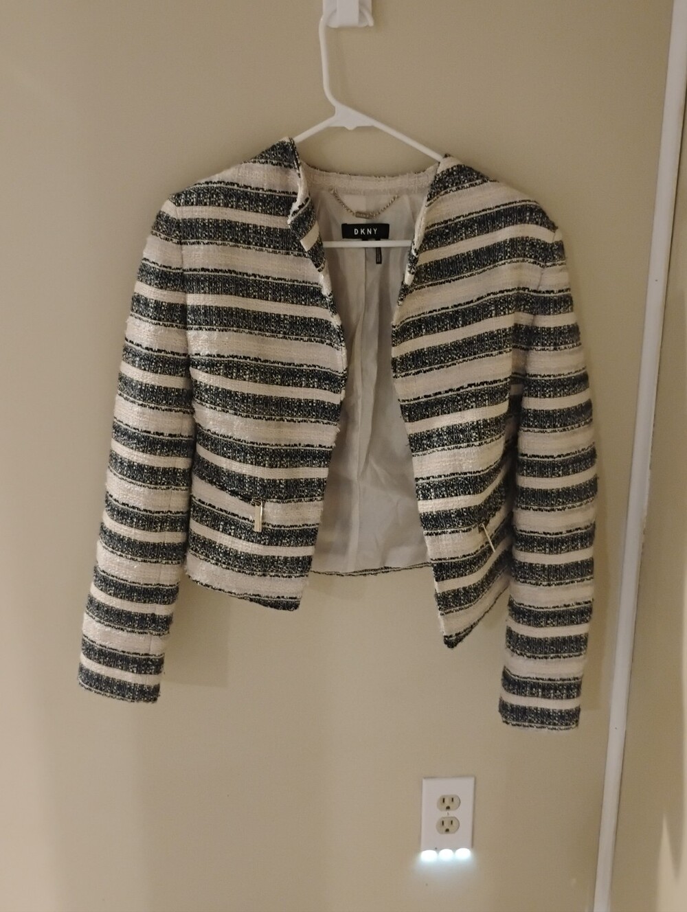 DKNY Women's Open Style Stripe Cream Navy Blazer Suit Jacket Sz 2
